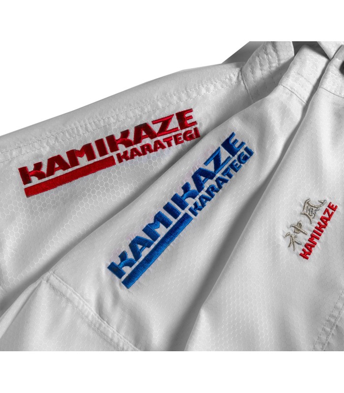 Kamikaze-Karateanzug K-One-WKF Kumite REVERSIBEL, Schultern bestickt rot und blau